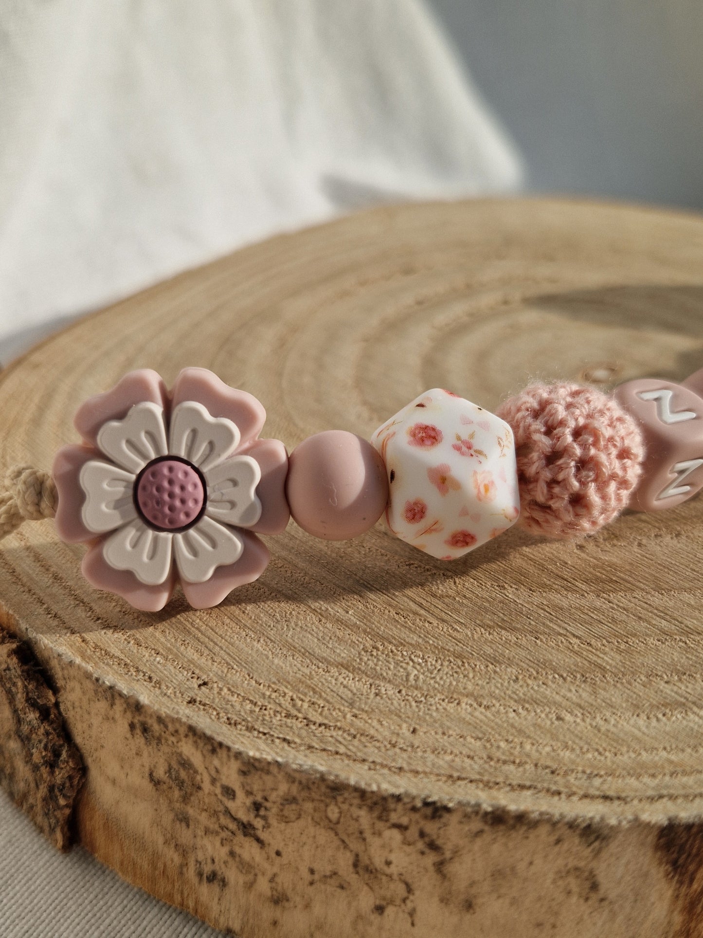 Attache Tétine Personnalisée Sofia - Perles silicone rose- Cadeau bébé