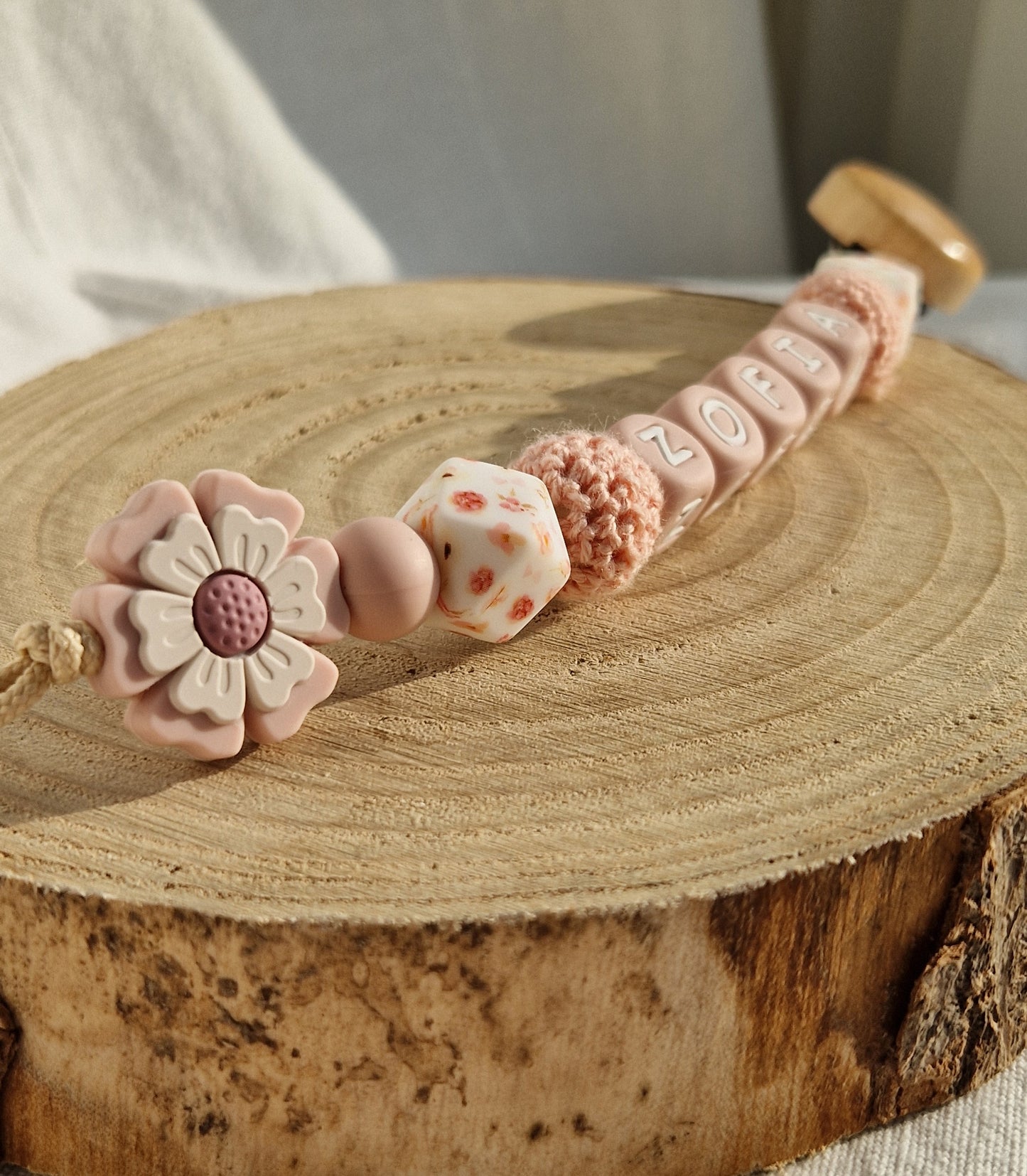 Attache Tétine Personnalisée Sofia - Perles silicone rose- Cadeau bébé